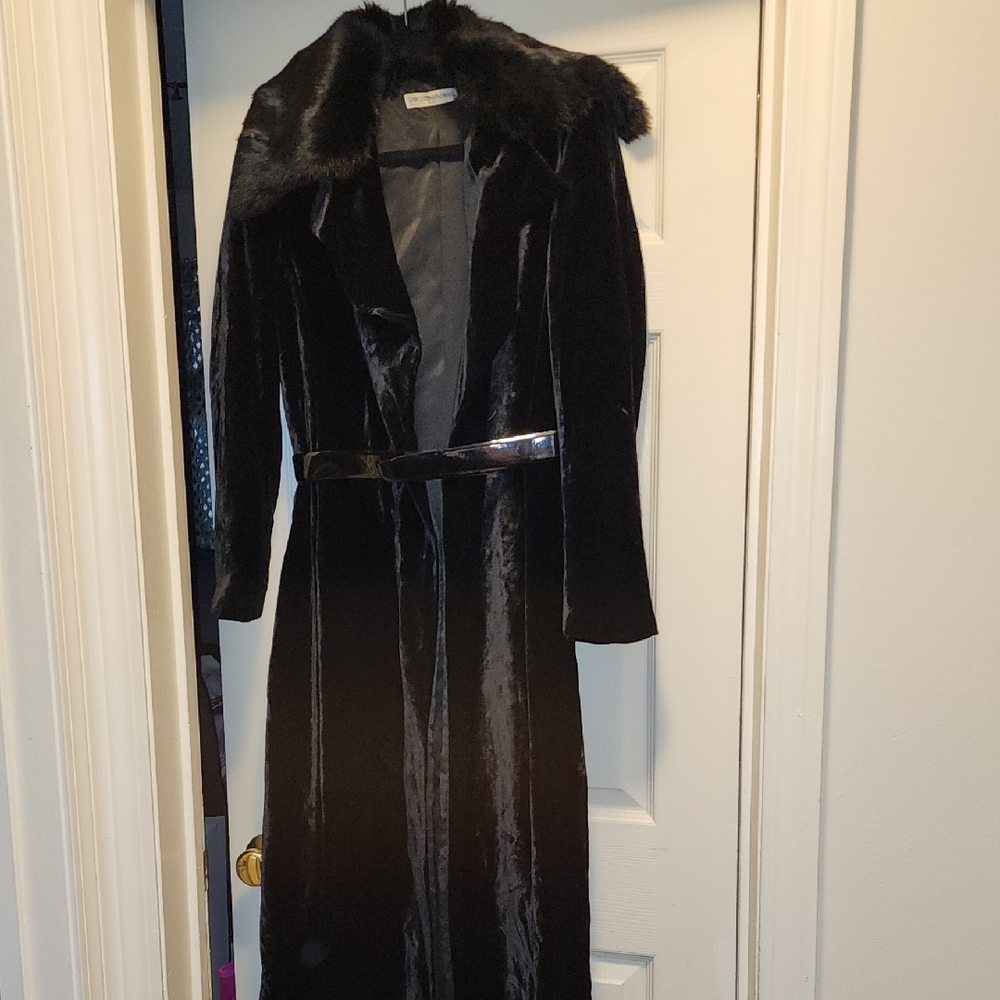 Elegant Black Faux Fur Coat- Emporio Armani Sz 6-8
